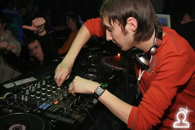 Techno vs. Trance @ 4Rooms (foto by Mikie)