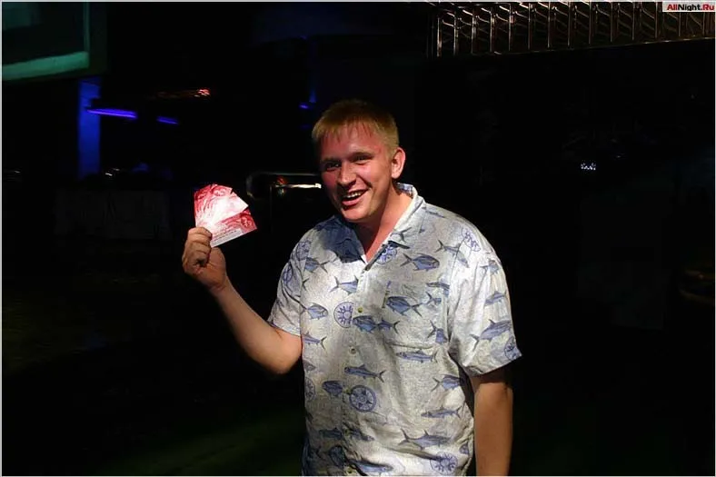 Всем присутствующим по Fuckeлу!