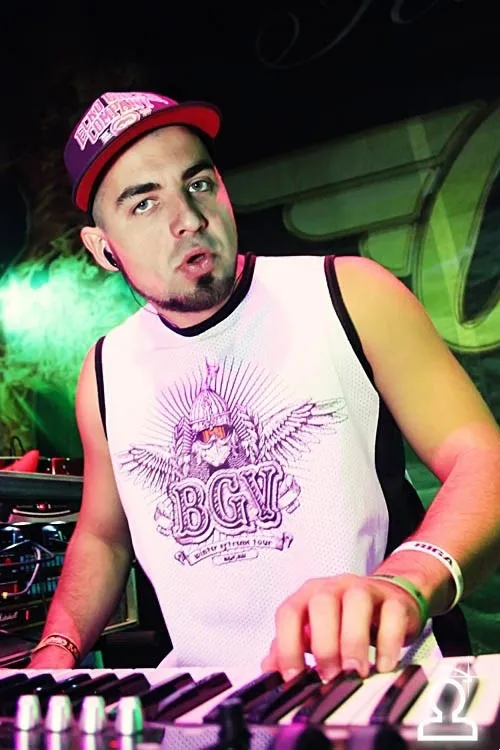 NOIZE MC