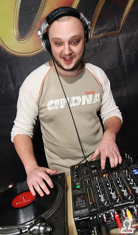 БЛОНДИНКИ VS БРЮНЕТОК / DJ PUMA ака CROSS