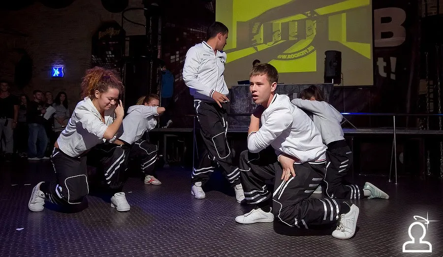 SHAKE IT PARTY