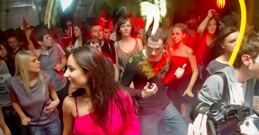 Kris Menace (France) / Re_Play