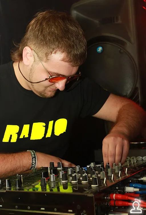 TDT / FLASHBACK RADIO