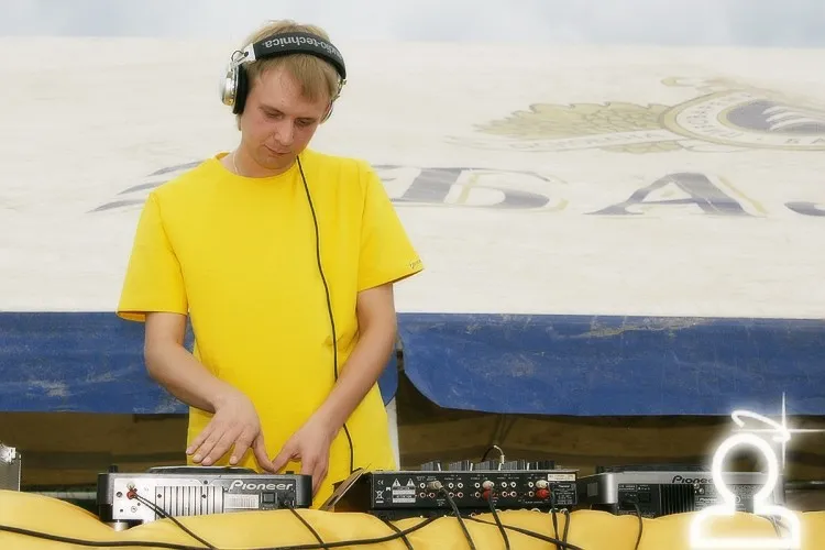 ELECTROBEACH