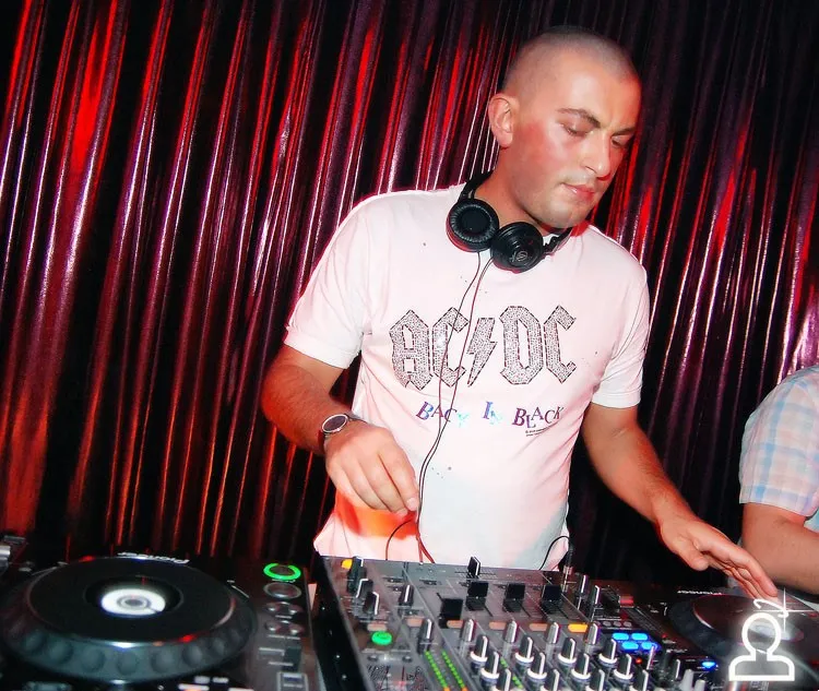 Dj Aik