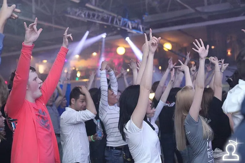 AERODROM: RAVE TERMINAL