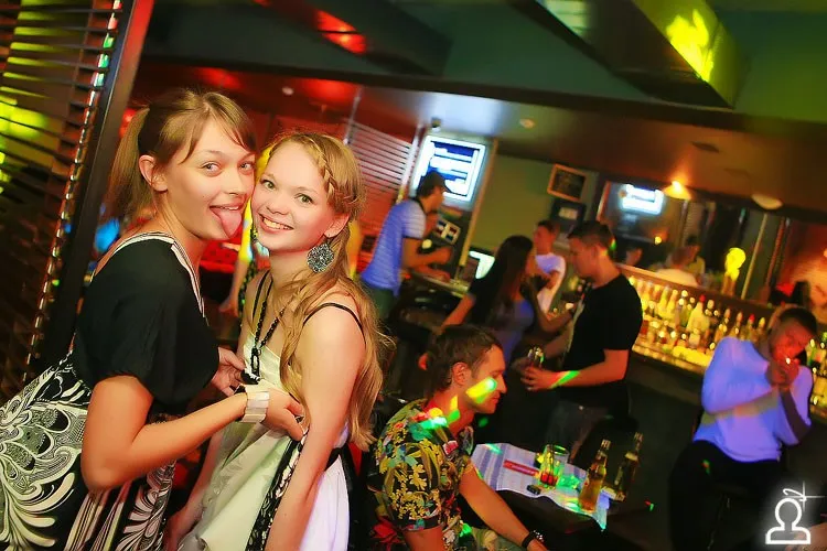 Staff Party: Мисс мокрая майка