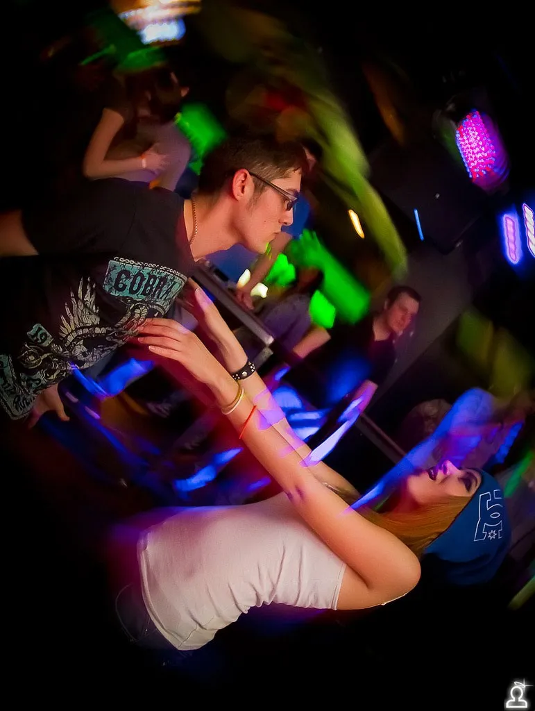 ONE STEP – DUBSTEP