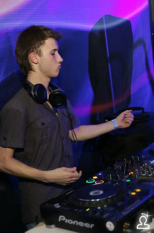 HB Dj Iron