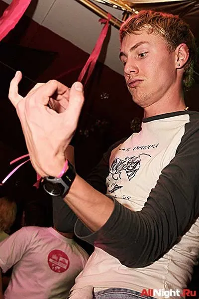 Pink Party, Блондинки в Розовом
