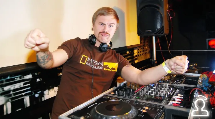 Dj Simon