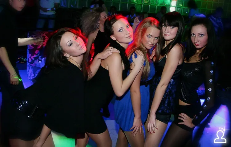FIFA WORLD CUP PARTY: RUSSIA-SLOVENIA