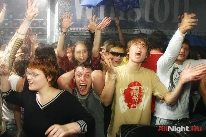 Winston Clubbin’ Clouds (Dj Asya)