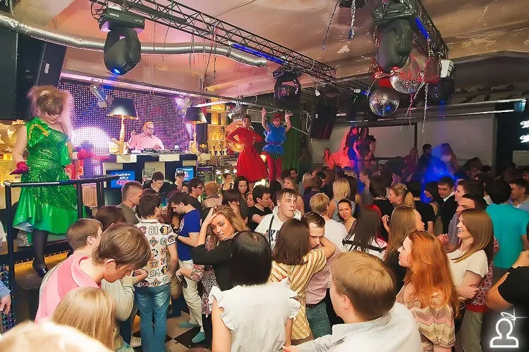 Какой я вам "папаша"?