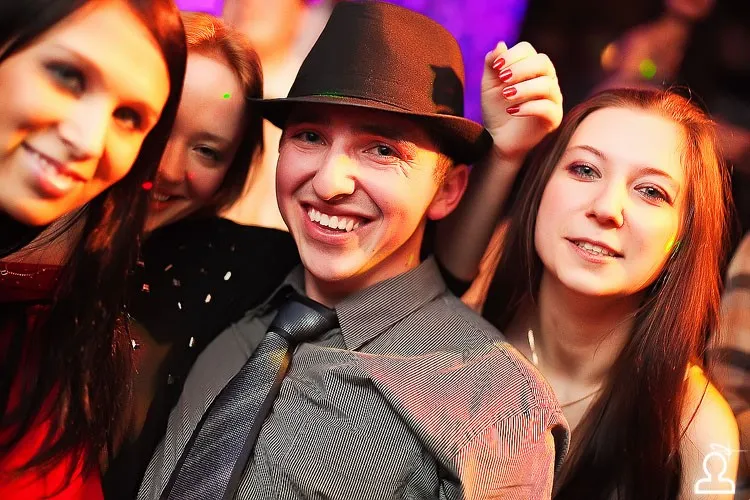 Зайтанцуй / DJ DeeLight