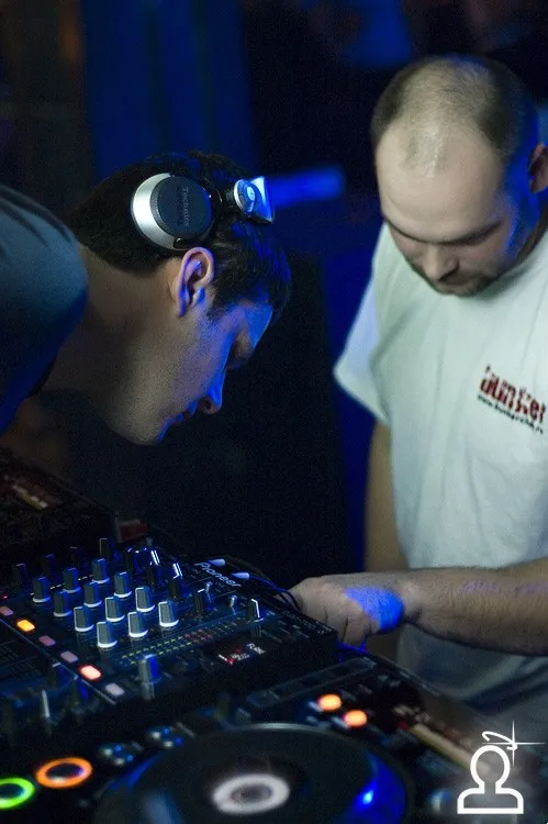 Dj She