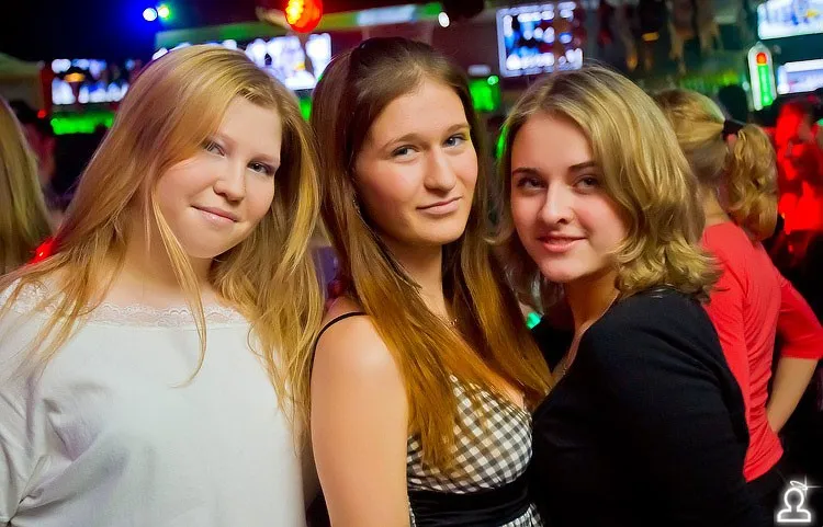 Красная помада