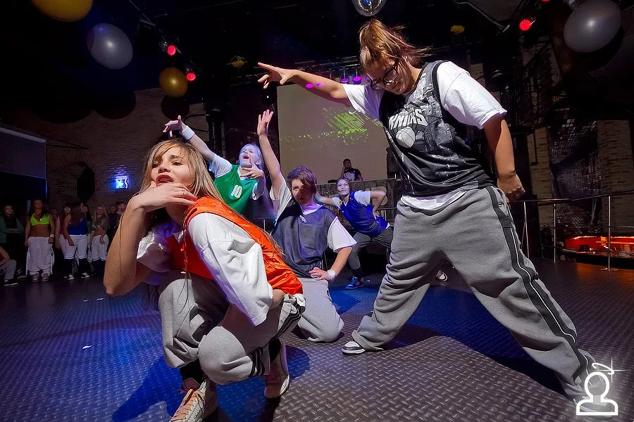 SHAKE IT PARTY