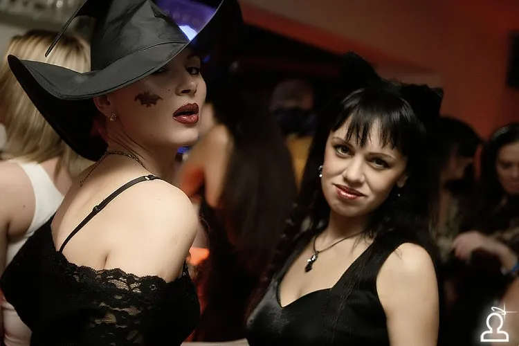HALLOWEEN / ANOTHER NIGHT with DJ BIG WORLD (GER)