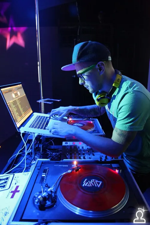 Лунайт & lookatme presents: Kolya, ti ne s toy zhivesh!!!