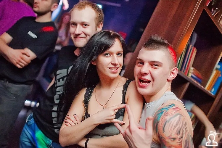 Танцы на барной стойке