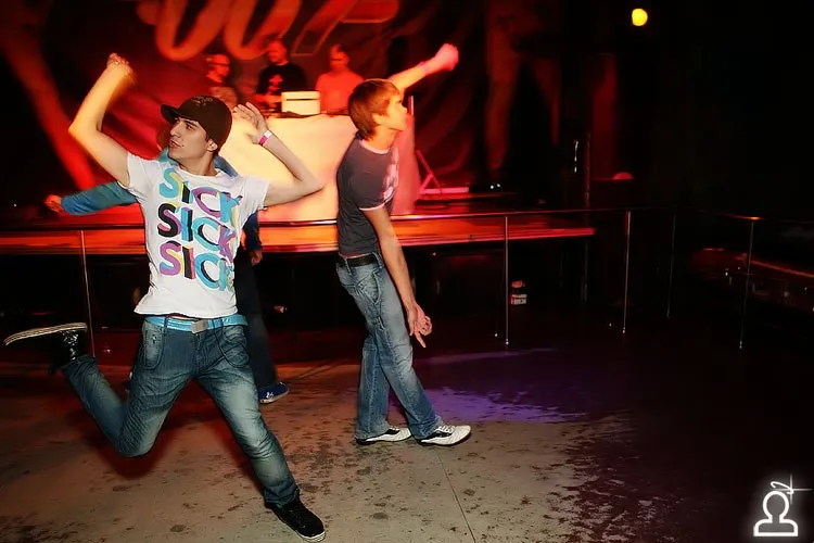 SHAKE IT PARTY