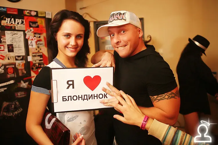 БЛОНДИНКИ VS БРЮНЕТОК