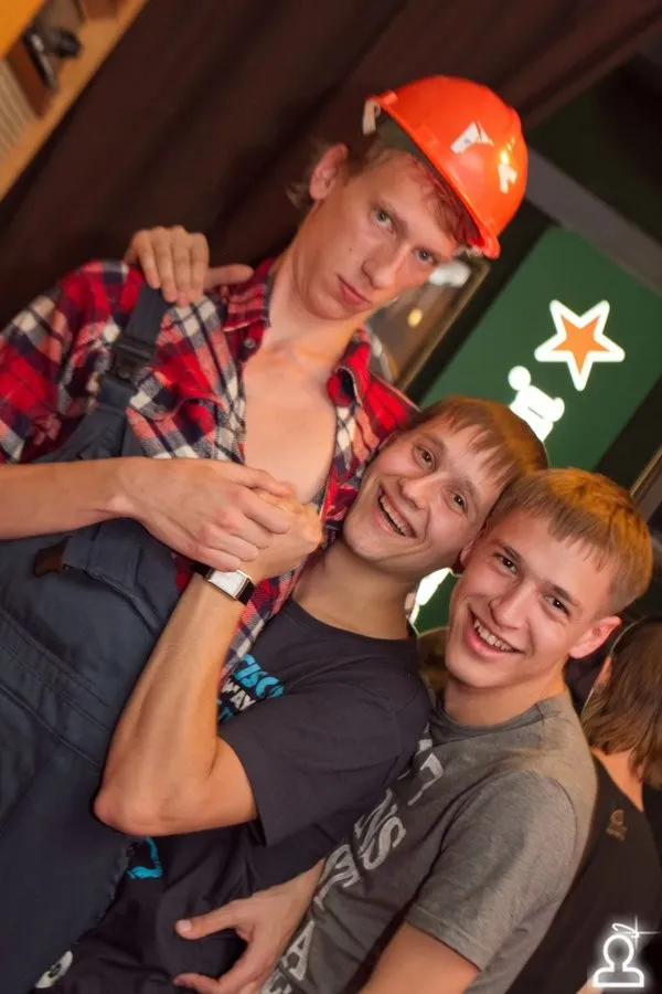 Засем ругаесся насяльника