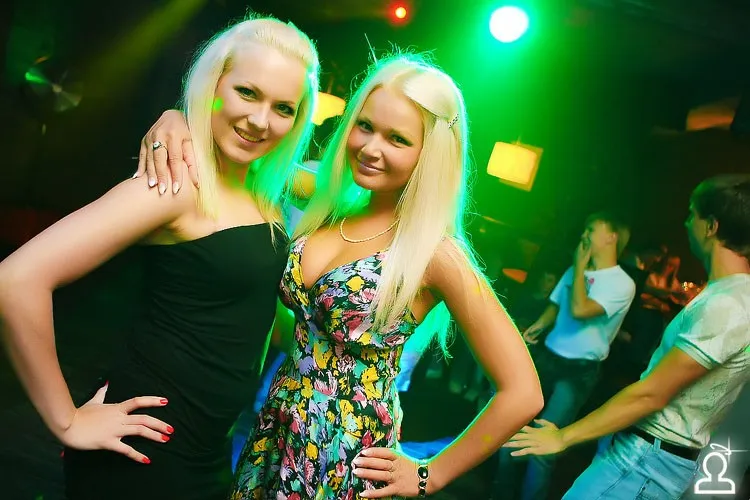 Staff Party: Мисс мокрая майка