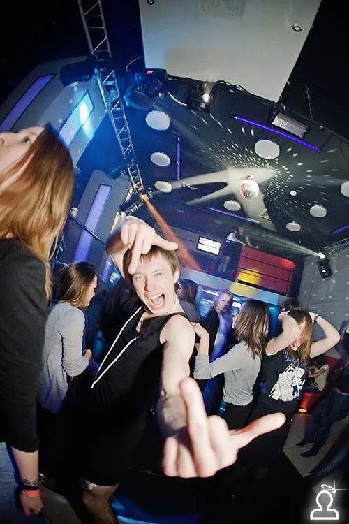 Ты обещал с нами погулять?!