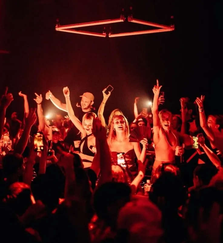 RED CLUB
