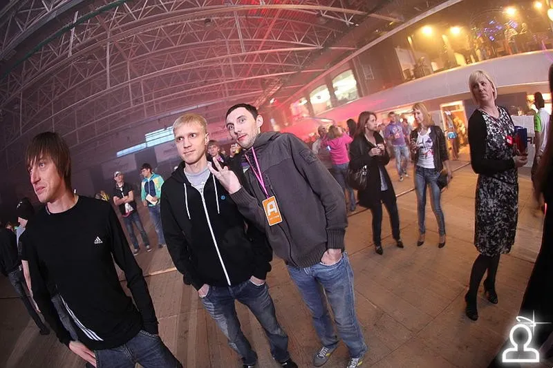 AERODROM: RAVE TERMINAL