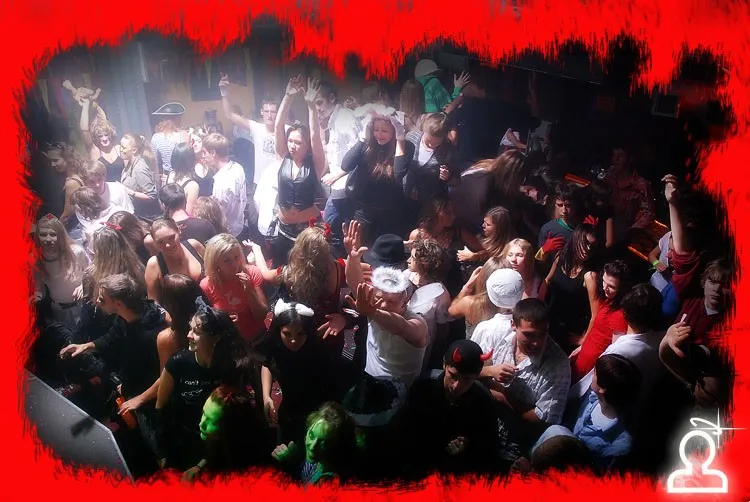HALLOWEEN PARTY "АНГЕЛЫ VS ДЬЯВОЛОВ" / DJ Napsugar