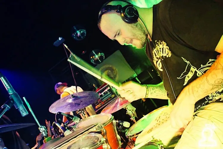 NOIZE MC
