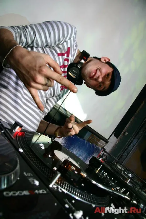 Winston Clubbin’ Clouds (Dj Asya)