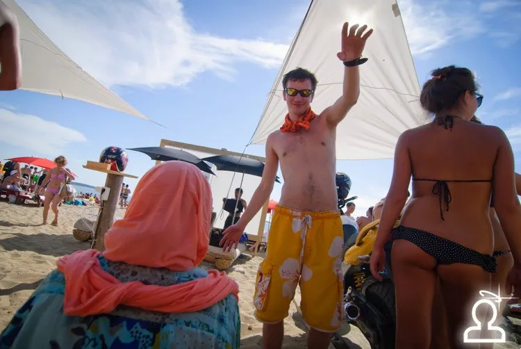 beach party by Kilev