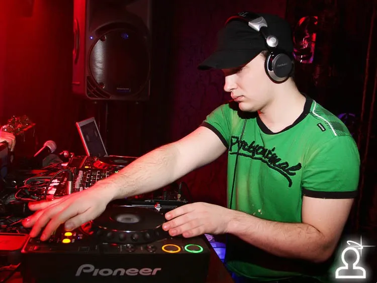 Dj Pitkin