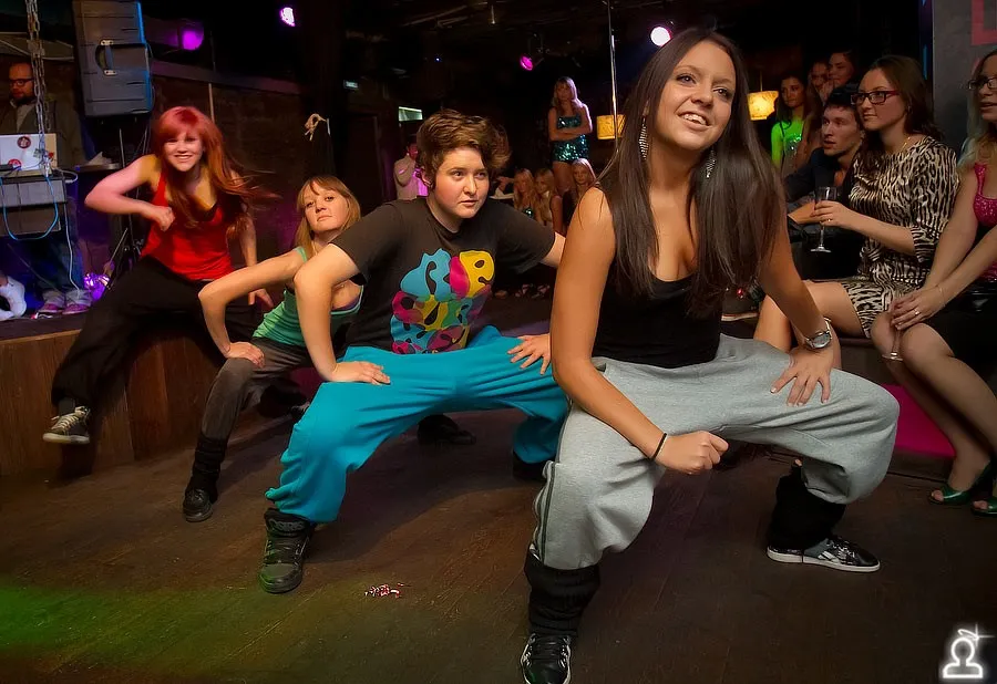 Shake it party: Соседи