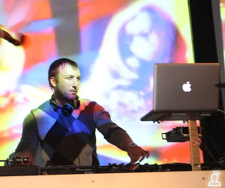 Начало / Dj Tom Pooks