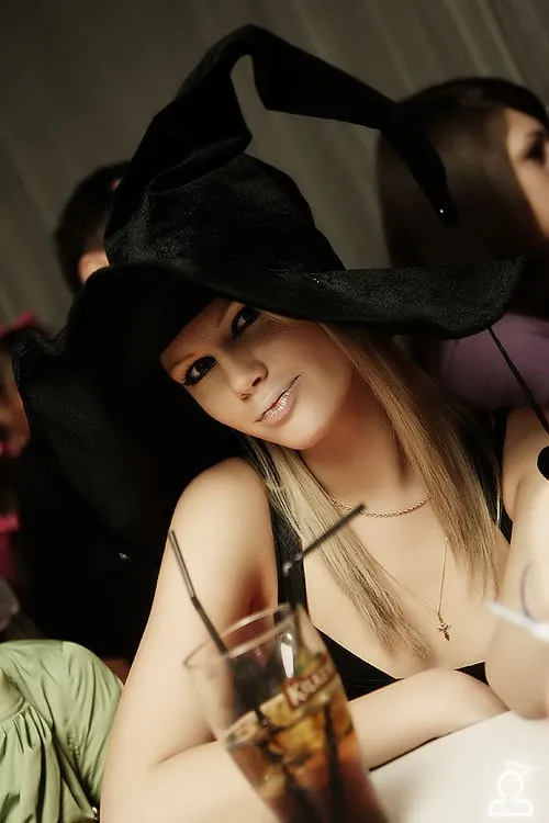HALLOWEEN / ANOTHER NIGHT with DJ BIG WORLD (GER)