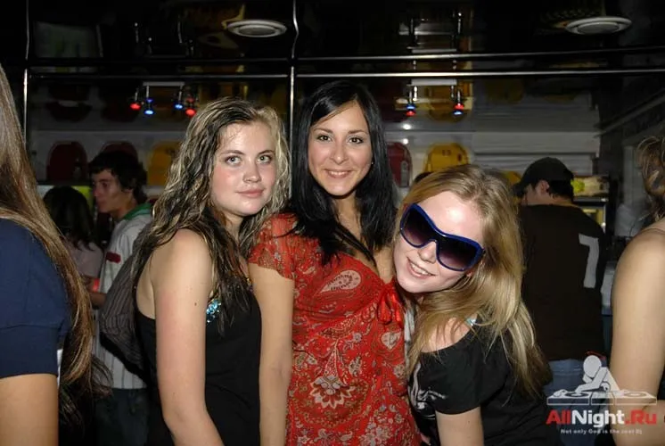 globus air party
