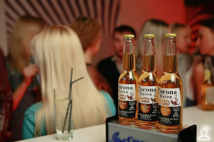 CORONA EXTRA PARTY 2 / DIGITAL DOG ( London / UK )