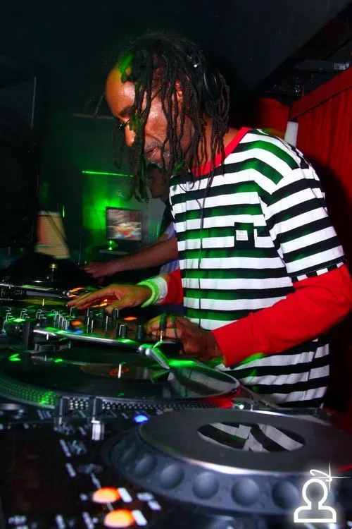 Dj ElbeBad
