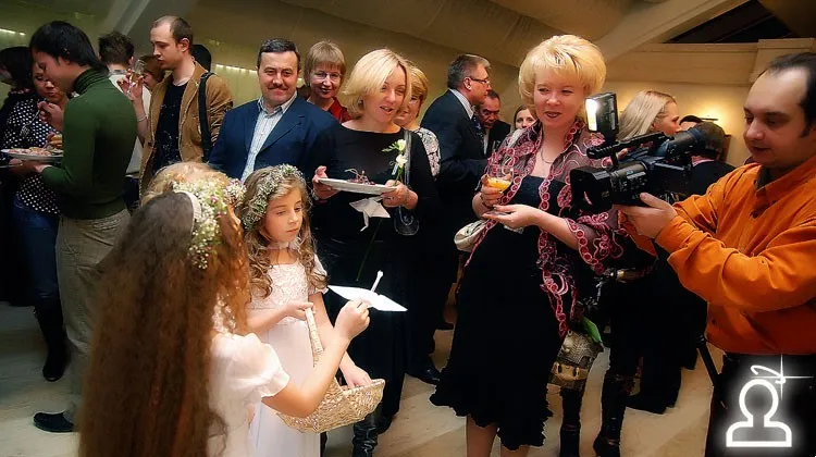 Показ коллекции от LeVall на открытии банкет-холла Paradise