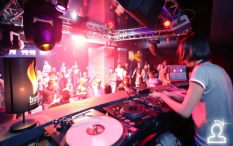 DJ VANILA