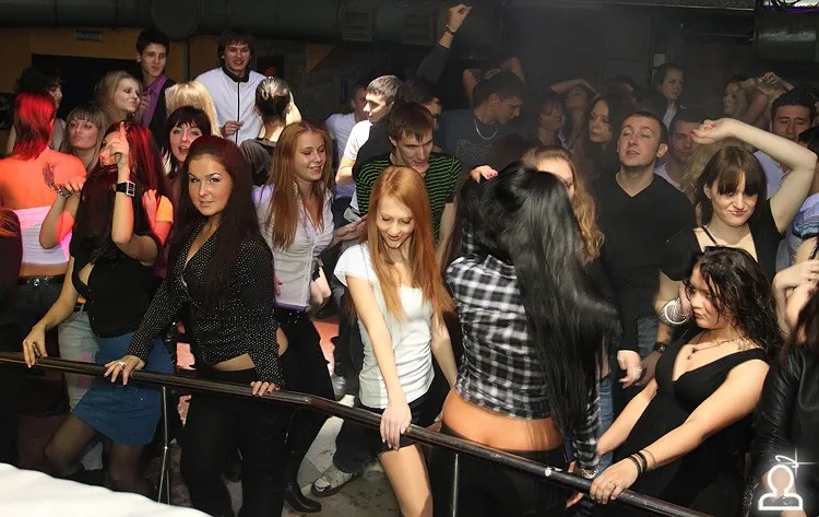 БЛОНДИНКИ VS БРЮНЕТОК / DJ PUMA ака CROSS