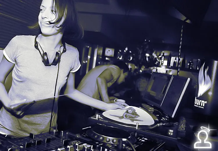 DJ VANILA