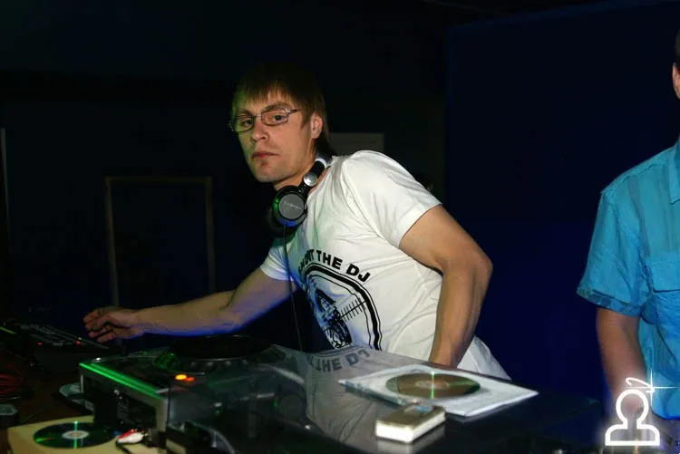 Dj Suhov