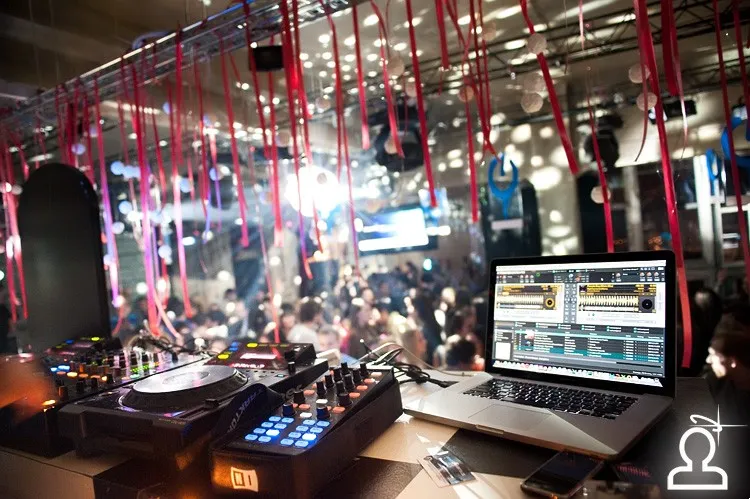 DJ TAsoz D