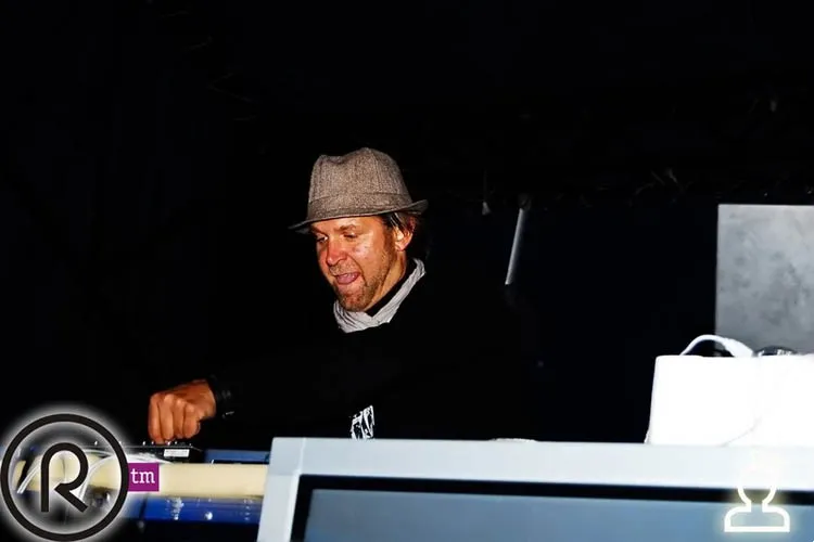 Electrobeach / The Game